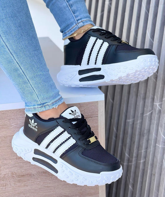 Adidas Star Dama tenis femenino negro vista lateral 2